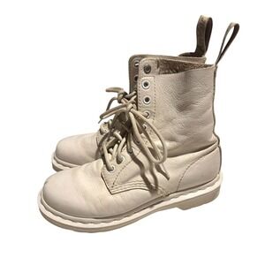 Dr Martens 1460 Pascal Mono Boot in Cream Virginia Leather Boots Women's Sz 6